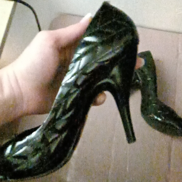 Pumps - Picture 4 of 4
